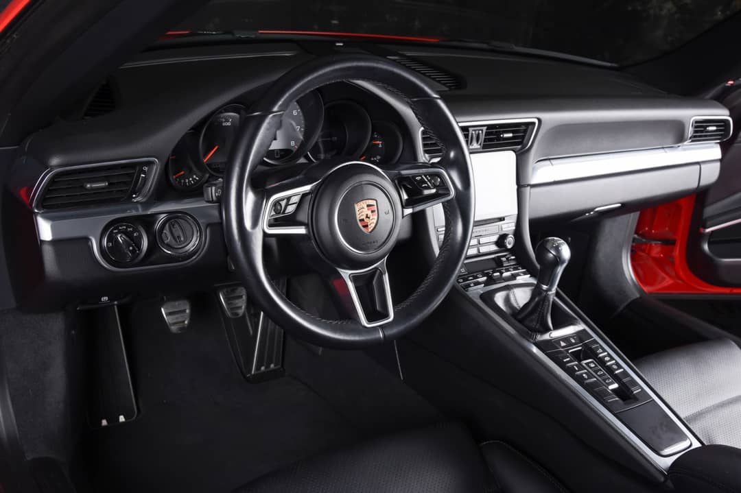2017 Porsche 911 Carrera 4S — photo 4