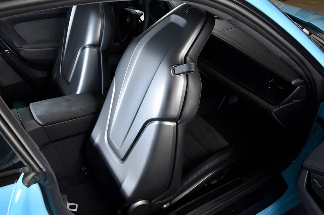 2024 Porsche 911 Carrera GTS — photo 25