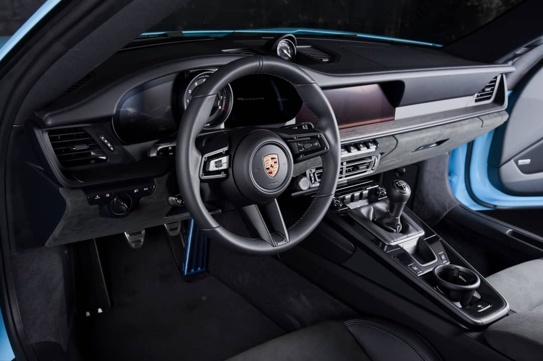 2024 Porsche 911 Carrera GTS — photo 4