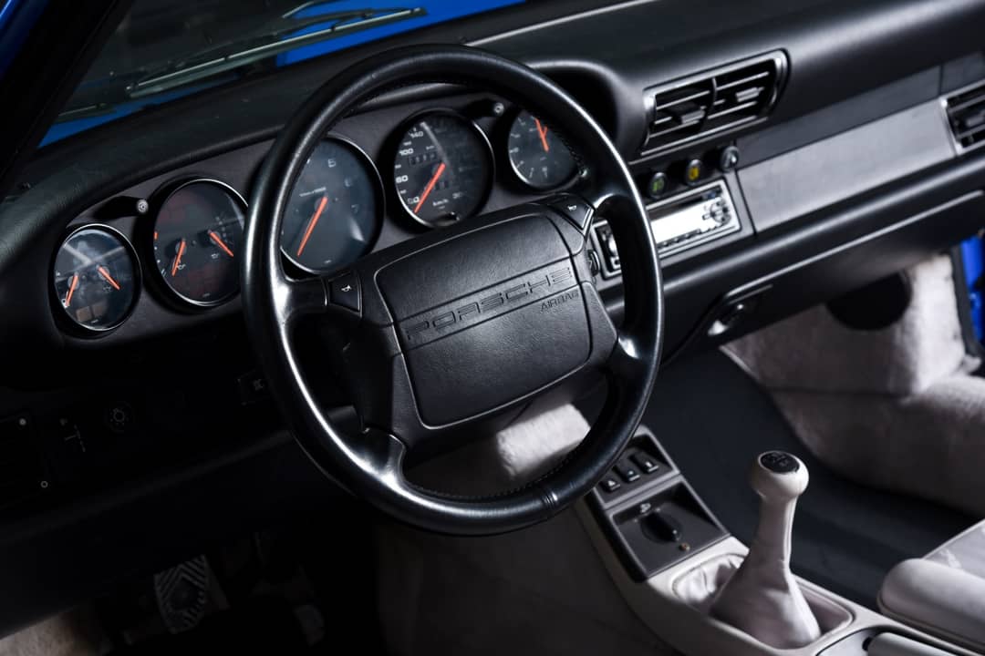 1992 Porsche 911 Carrera 2 — photo 15