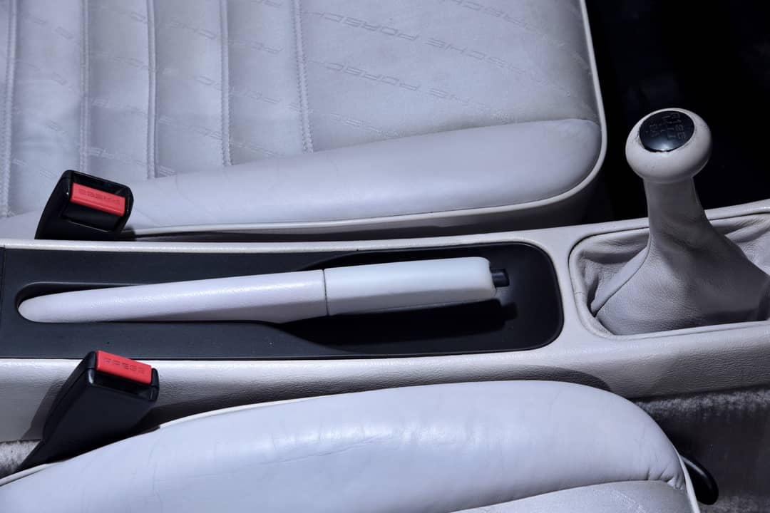 1992 Porsche 911 Carrera 2 — photo 26