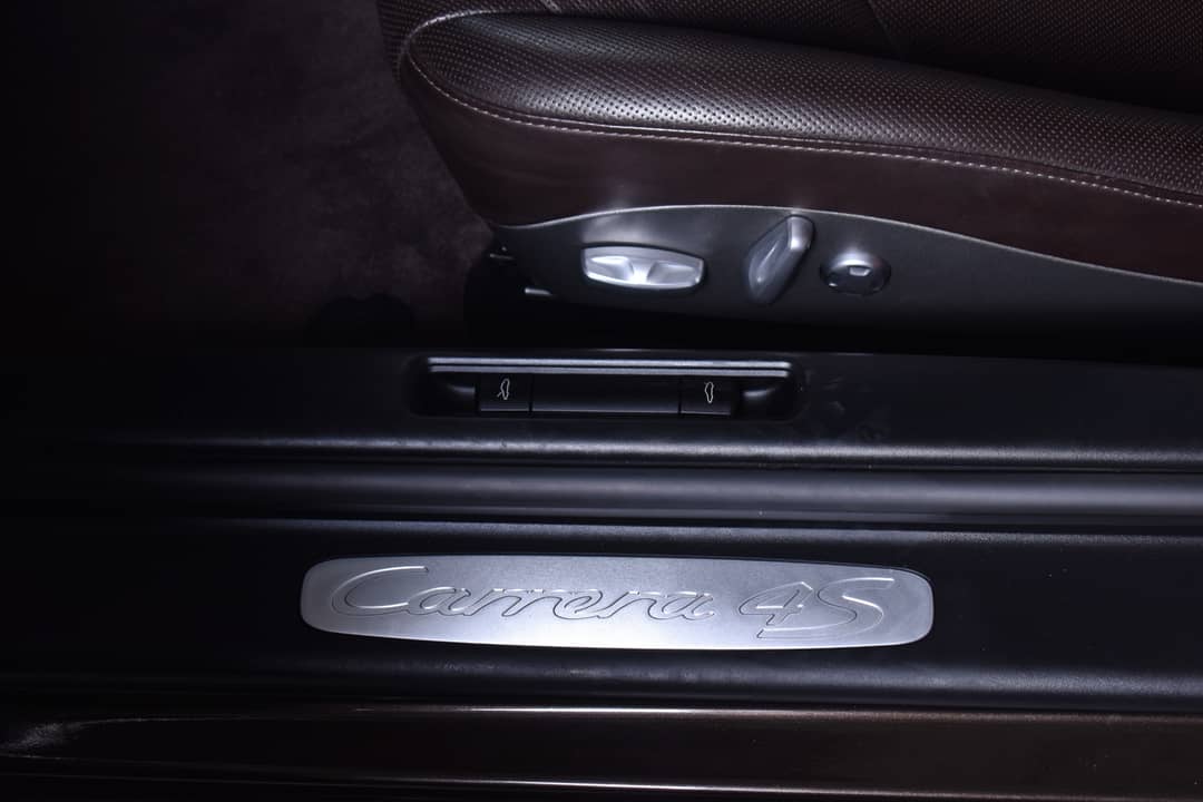 2010 Porsche 911 Carrera 4S — photo 11