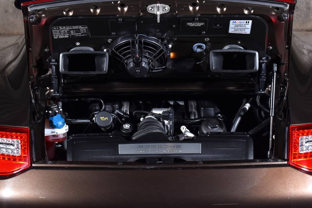 2010 Porsche 911 Carrera 4S — photo 24
