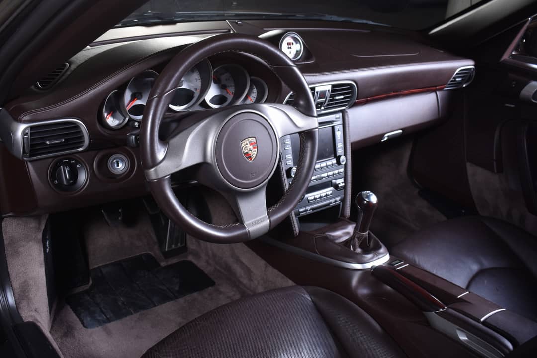 2010 Porsche 911 Carrera 4S — photo 32