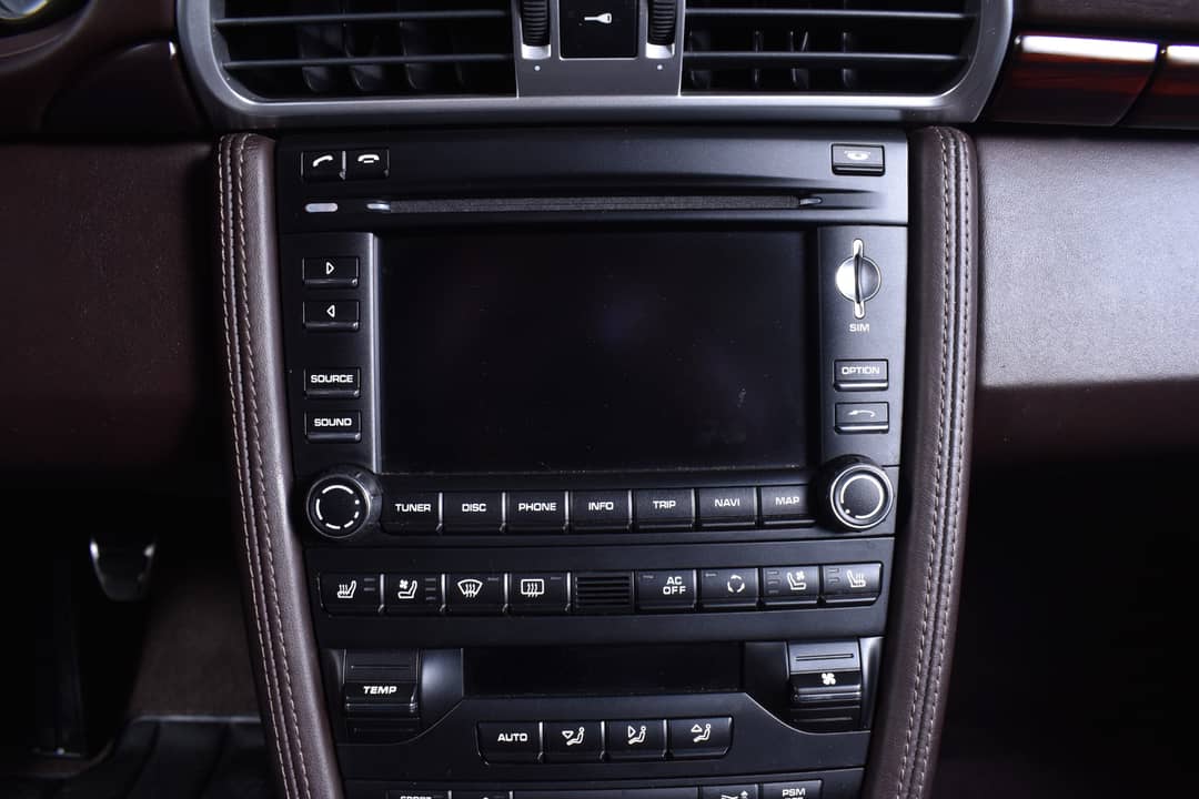 2010 Porsche 911 Carrera 4S — photo 38