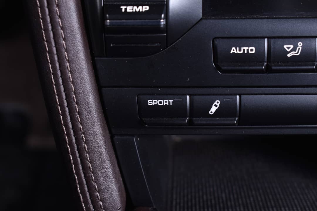 2010 Porsche 911 Carrera 4S — photo 39