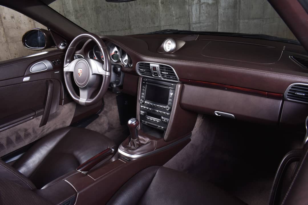 2010 Porsche 911 Carrera 4S — photo 40