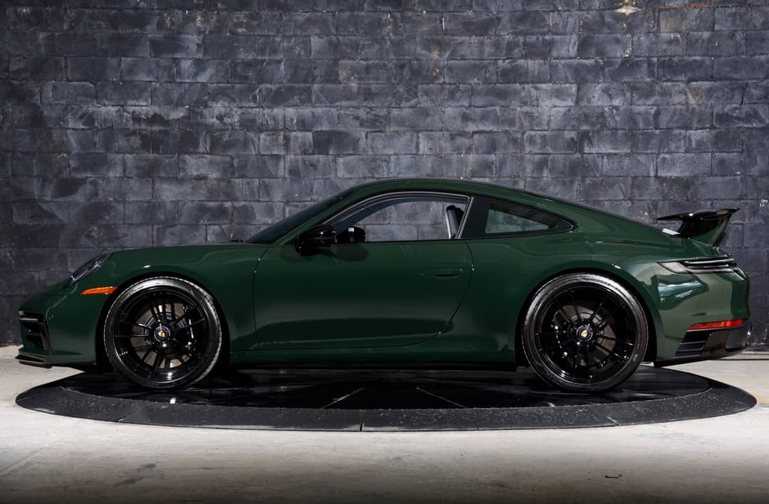 2024 Porsche 911 Carrera 4 GTS — photo 16