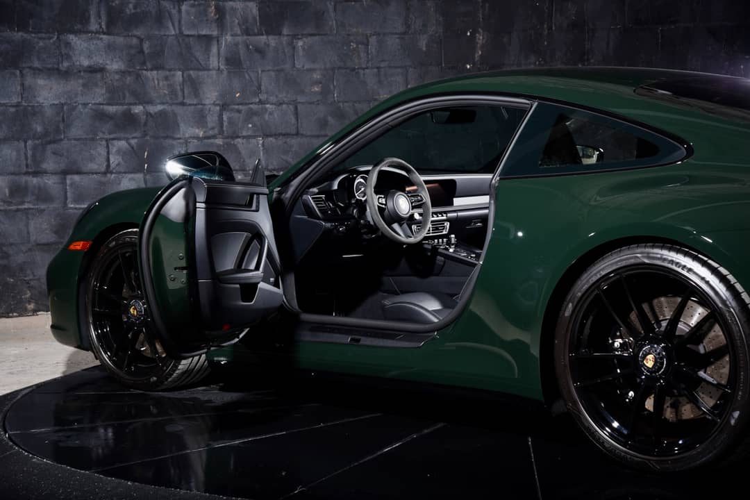 2024 Porsche 911 Carrera 4 GTS — photo 17