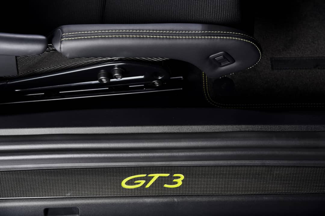 2018 Porsche 911 GT3 Touring — photo 10