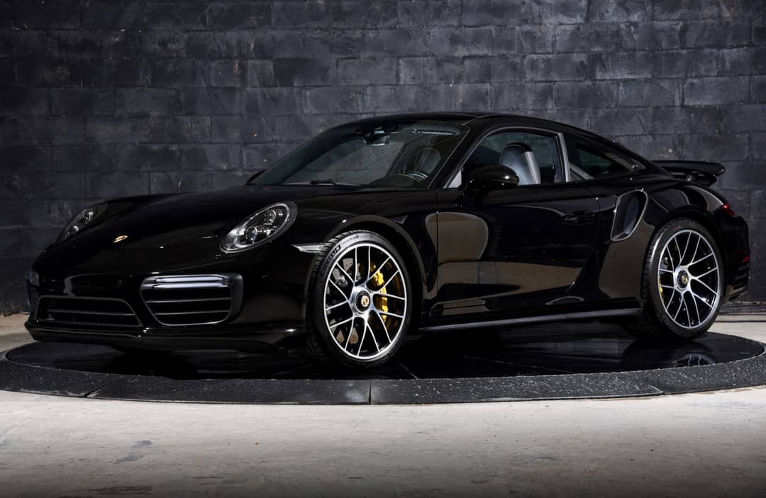 2018 Porsche 911 Turbo S — photo 2