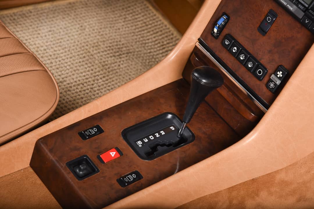 1989 Mercedes-Benz 560-Class 560 SL — photo 17