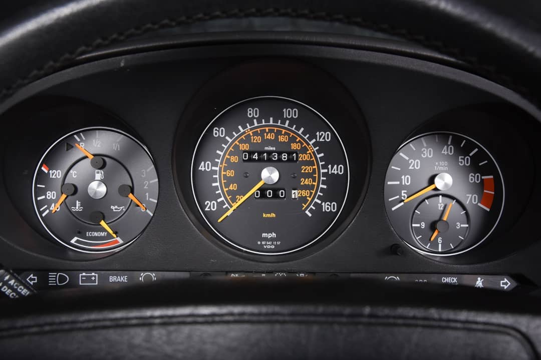 1989 Mercedes-Benz 560-Class 560 SL — photo 24