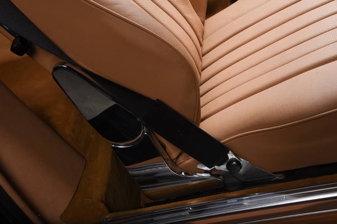 1989 Mercedes-Benz 560-Class 560 SL — photo 25