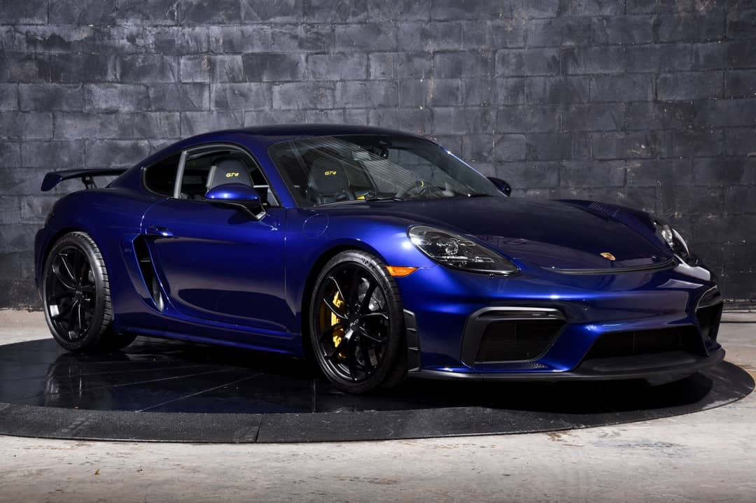2020 Porsche 718 Cayman GT4 — photo 2