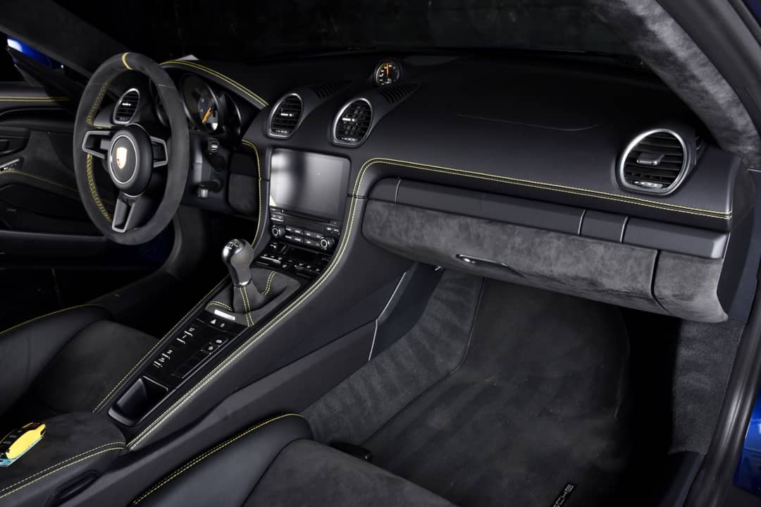 2020 Porsche 718 Cayman GT4 — photo 14