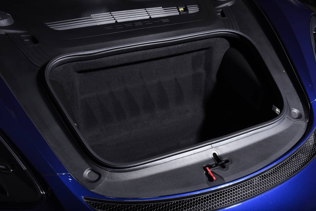 2020 Porsche 718 Cayman GT4 — photo 24