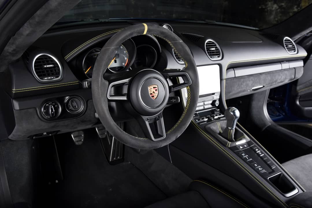2020 Porsche 718 Cayman GT4 — photo 4