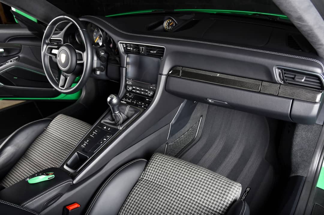 2018 Porsche 911 GT3 Touring — photo 18