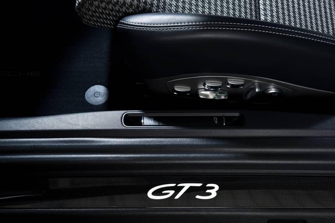 2018 Porsche 911 GT3 Touring — photo 25