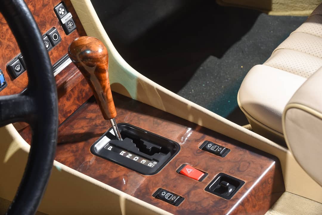 1989 Mercedes-Benz 560 SL — photo 12