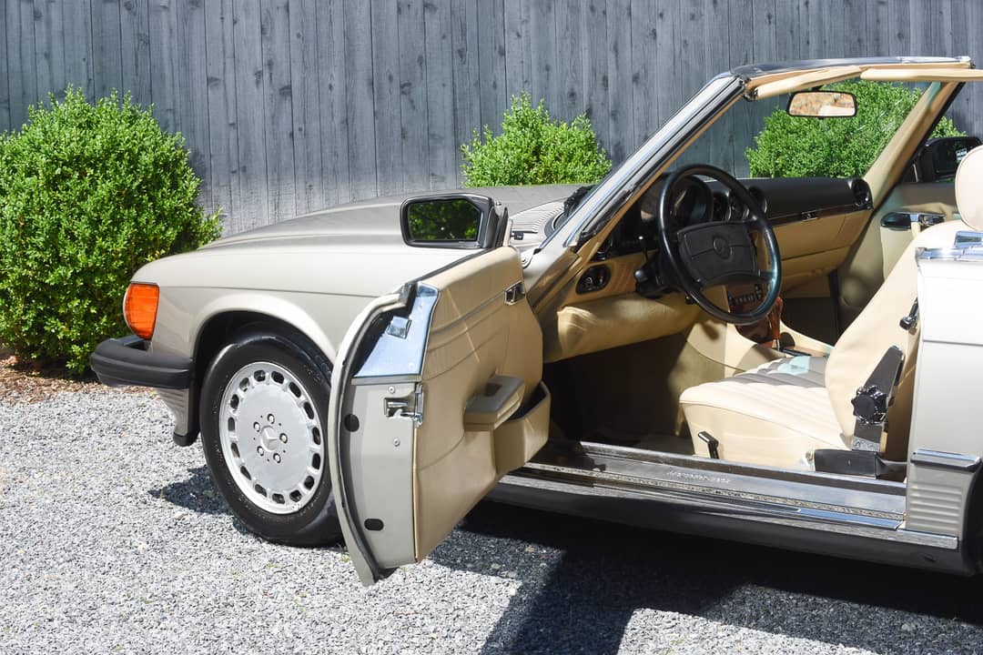 1989 Mercedes-Benz 560 SL — photo 3
