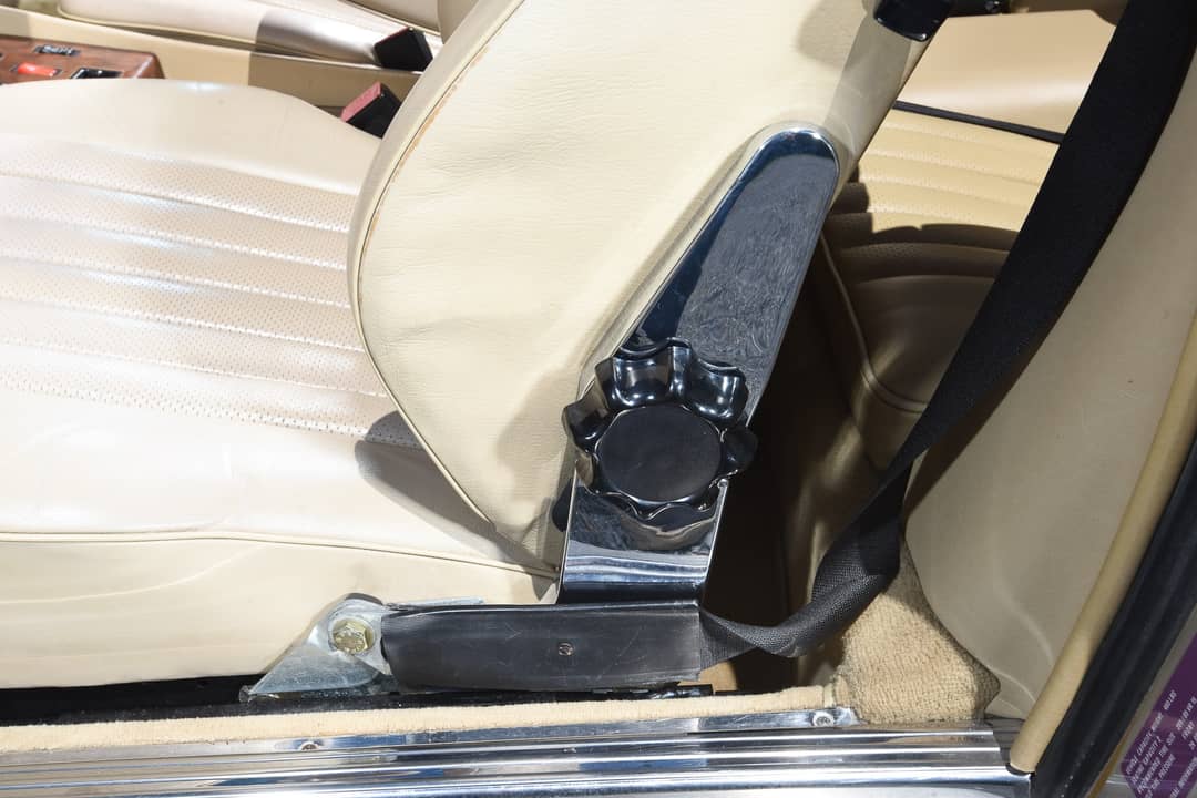 1989 Mercedes-Benz 560 SL — photo 20