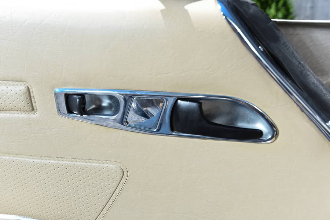 1989 Mercedes-Benz 560 SL — photo 23