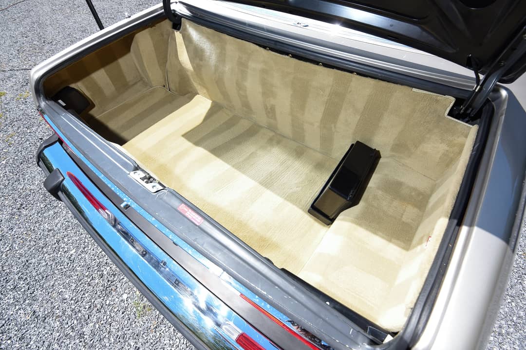 1989 Mercedes-Benz 560 SL — photo 29