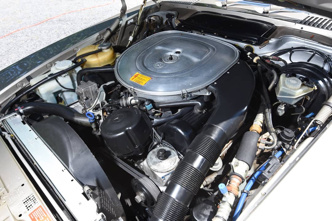 1989 Mercedes-Benz 560 SL — photo 30