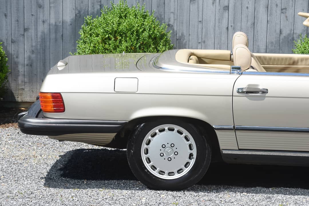 1989 Mercedes-Benz 560 SL — photo 38