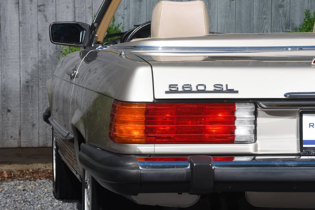 1989 Mercedes-Benz 560 SL — photo 10