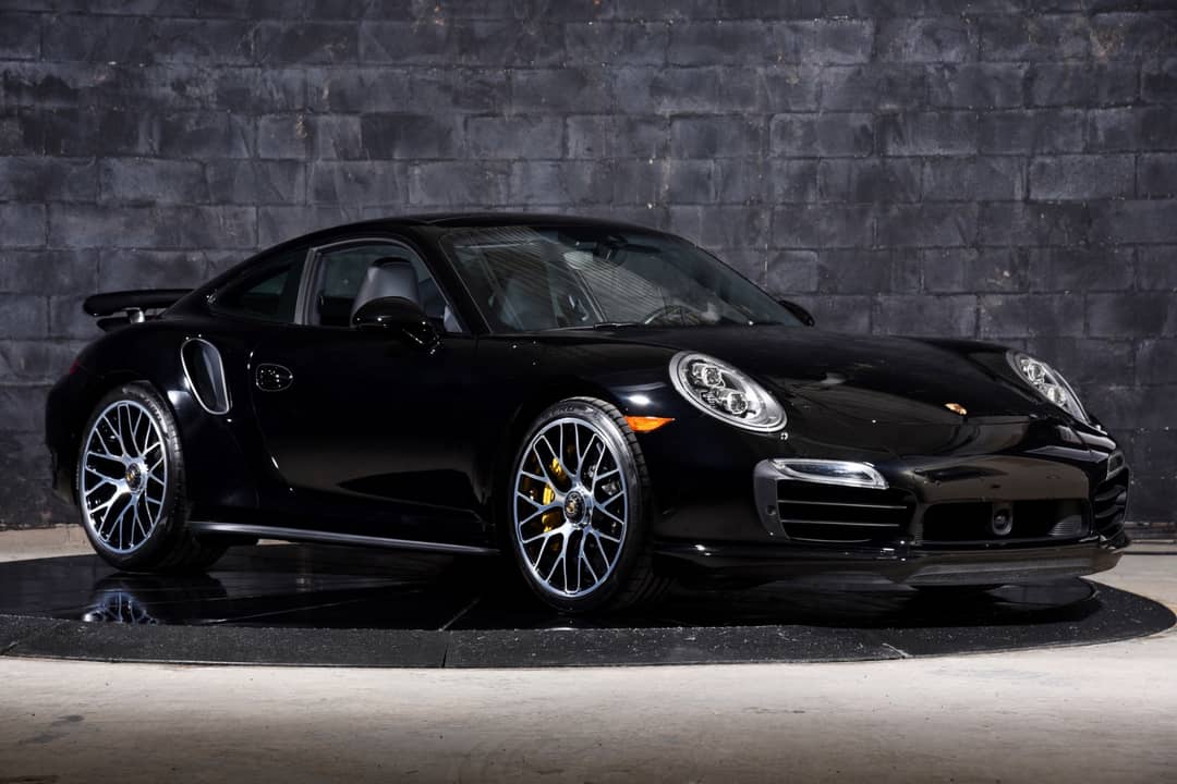 2016 Porsche 911 Turbo S — photo 2