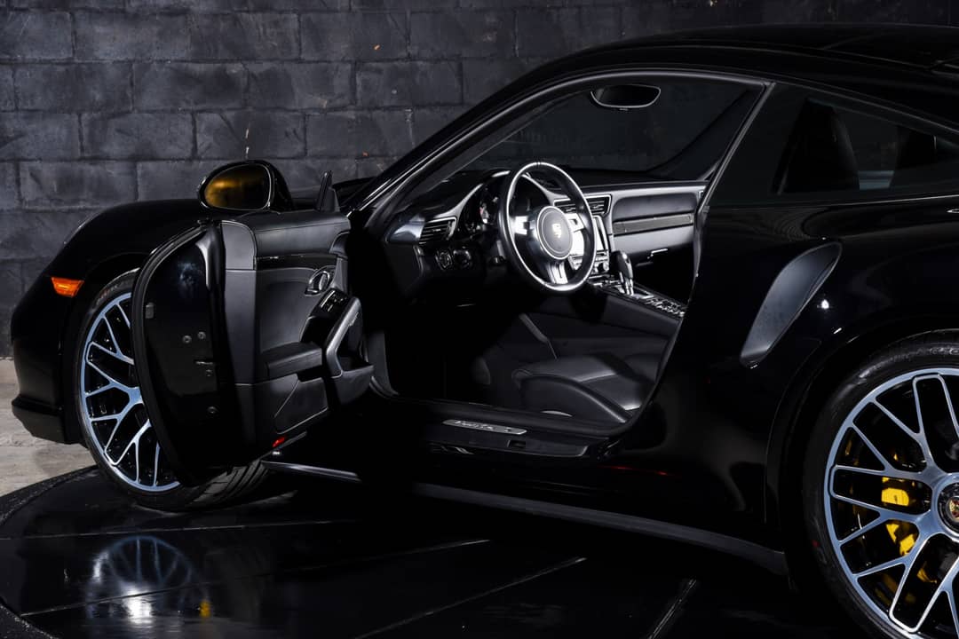 2016 Porsche 911 Turbo S — photo 17