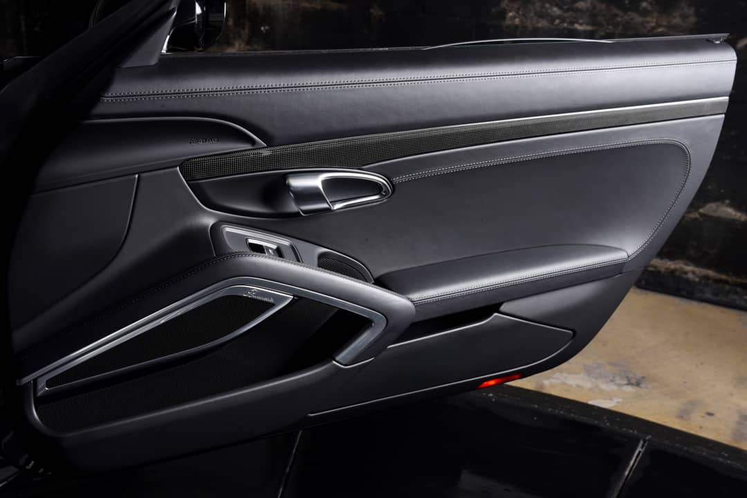 2016 Porsche 911 Turbo S — photo 24
