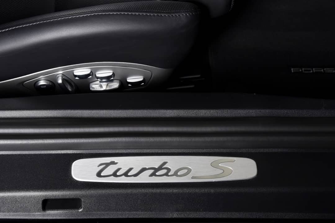 2016 Porsche 911 Turbo S — photo 26