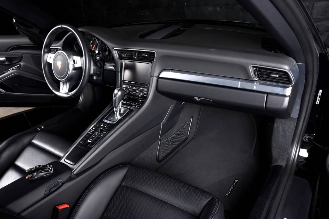 2016 Porsche 911 Carrera Black Edition — photo 13