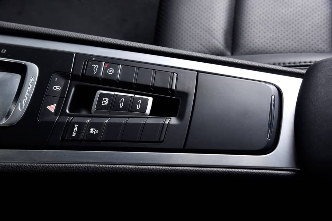 2016 Porsche 911 Carrera Black Edition — photo 17