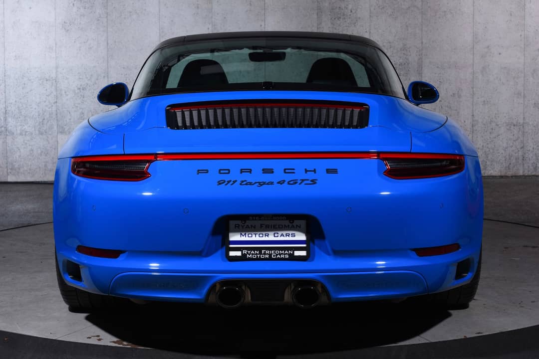 2018 Porsche 911 Targa 4 GTS — photo 13