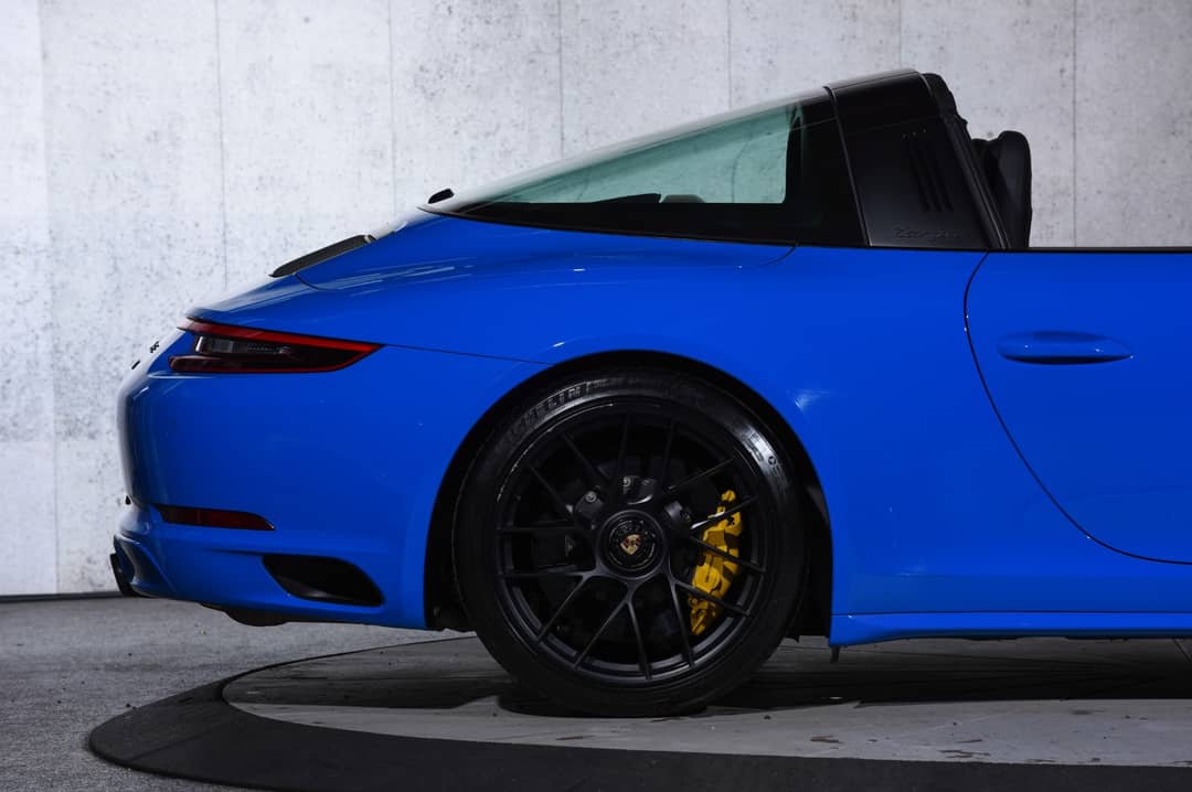 2018 Porsche 911 Targa 4 GTS — photo 16