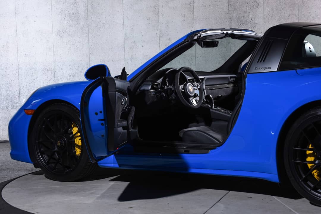 2018 Porsche 911 Targa 4 GTS — photo 19