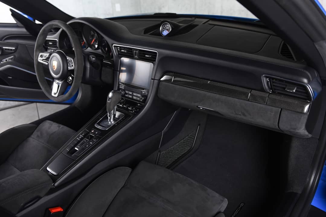 2018 Porsche 911 Targa 4 GTS — photo 20