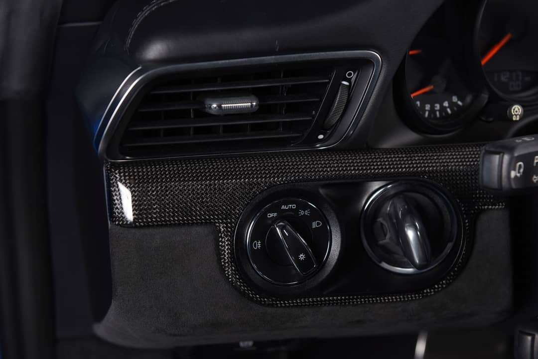 2018 Porsche 911 Targa 4 GTS — photo 28