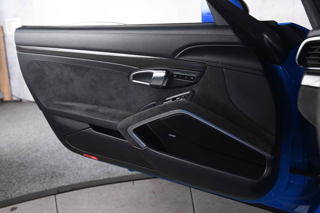 2018 Porsche 911 Targa 4 GTS — photo 31