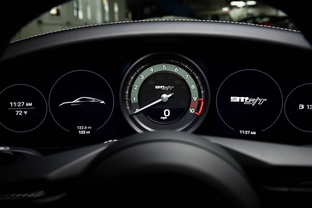 2024 Porsche 911 S/T — photo 8