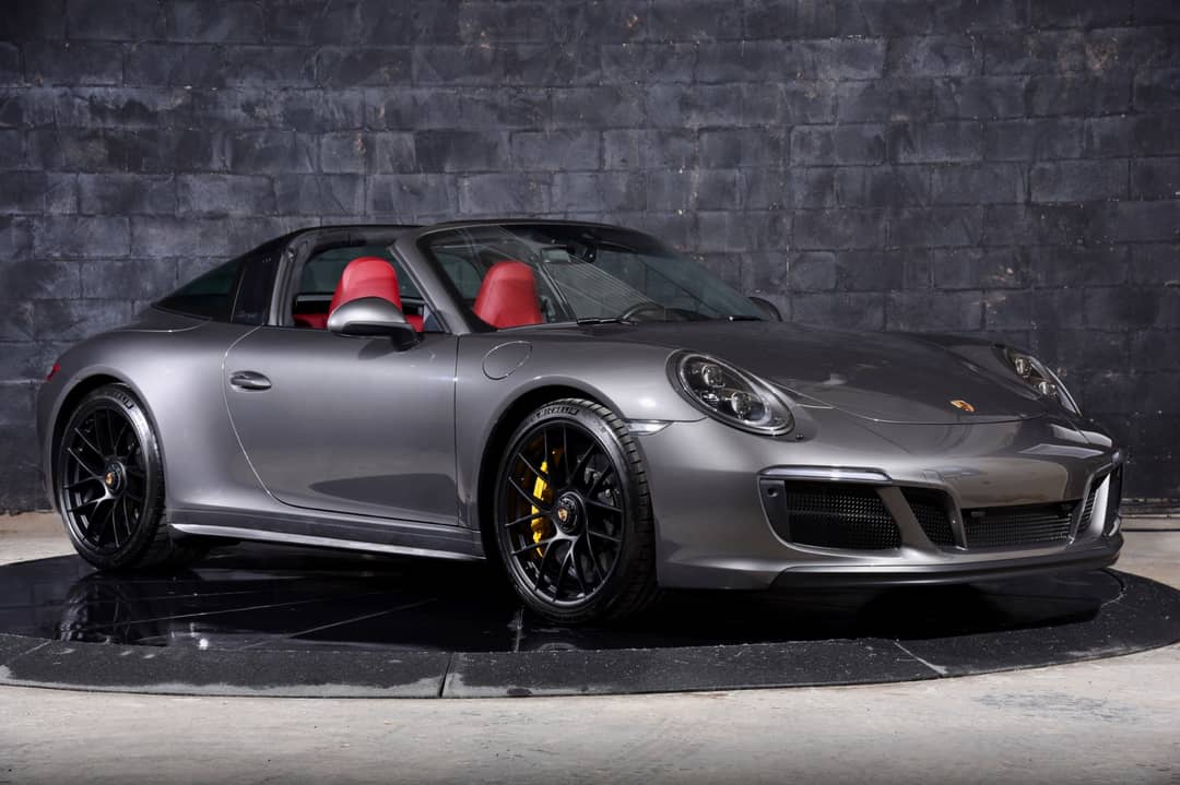 2018 Porsche 911 Targa 4 GTS — photo 2