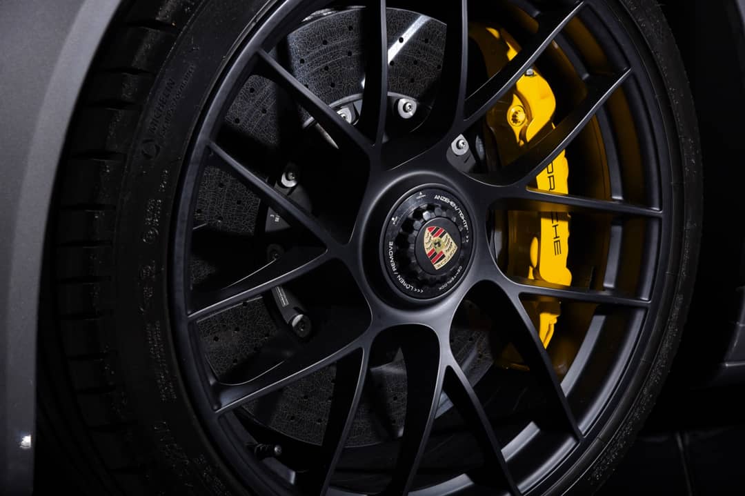 2018 Porsche 911 Targa 4 GTS — photo 11