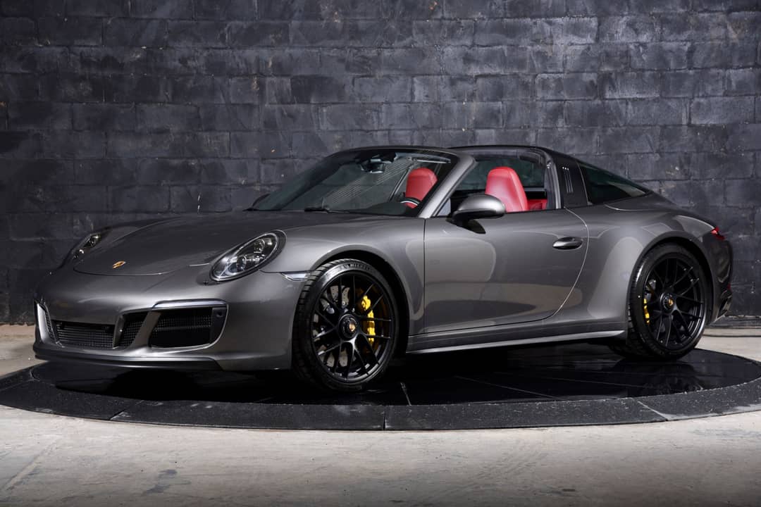 2018 Porsche 911 Targa 4 GTS — photo 12