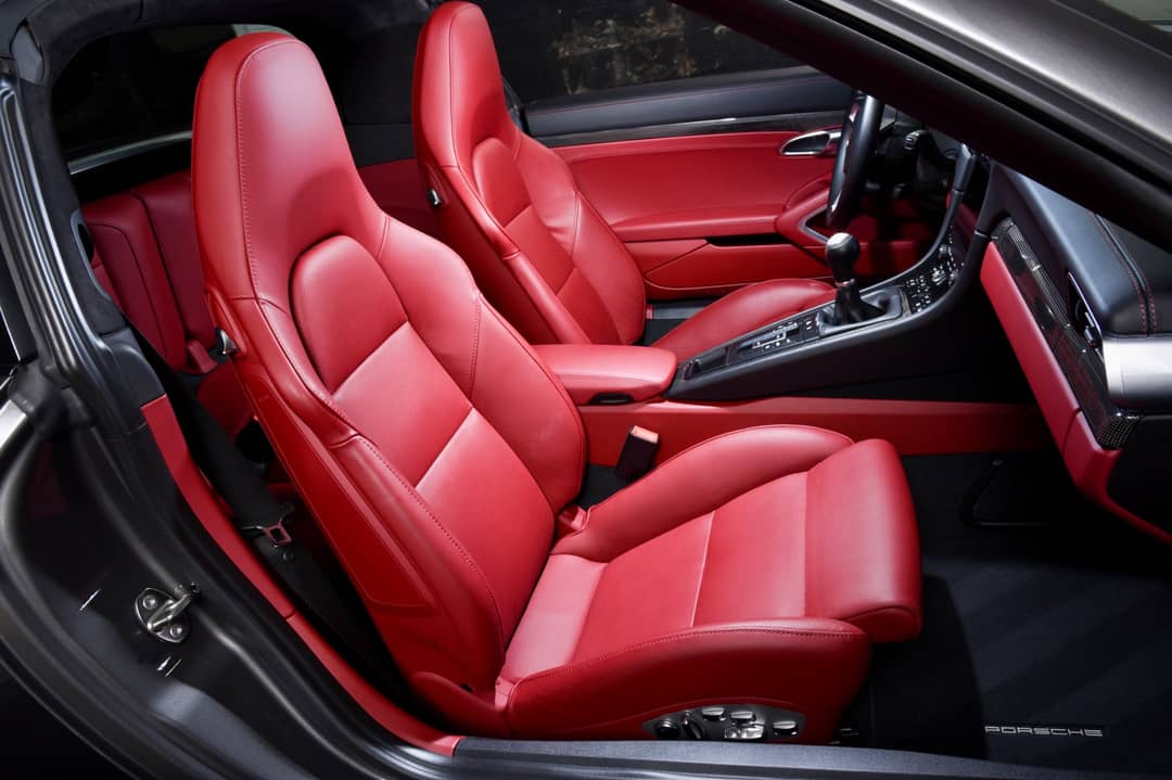 2018 Porsche 911 Targa 4 GTS — photo 18