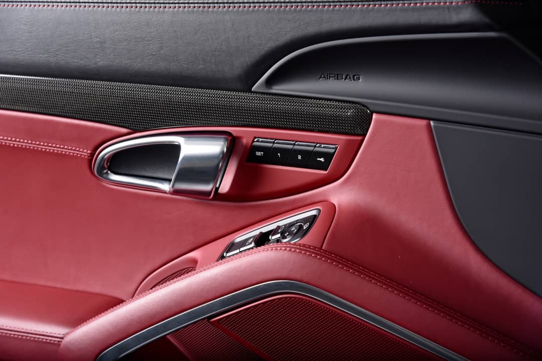 2018 Porsche 911 Targa 4 GTS — photo 21